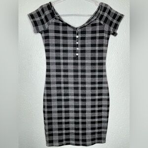 Haley & June Plaid Black/Grey Mini Bodycon Scoop Neck Size Small